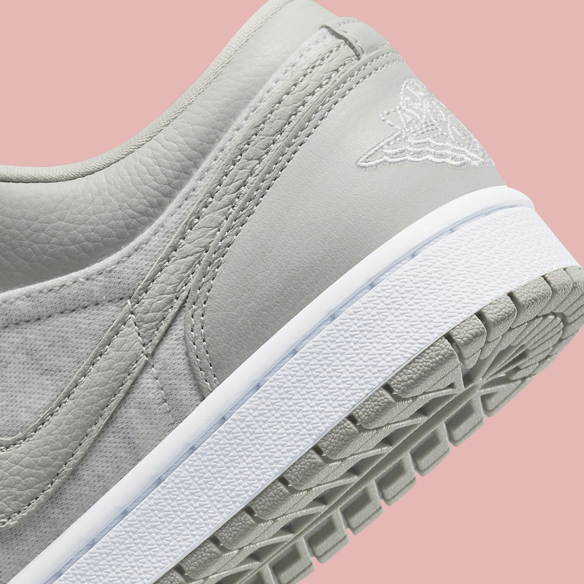 Jordan 1 Low "Light Iron Ore" (W)