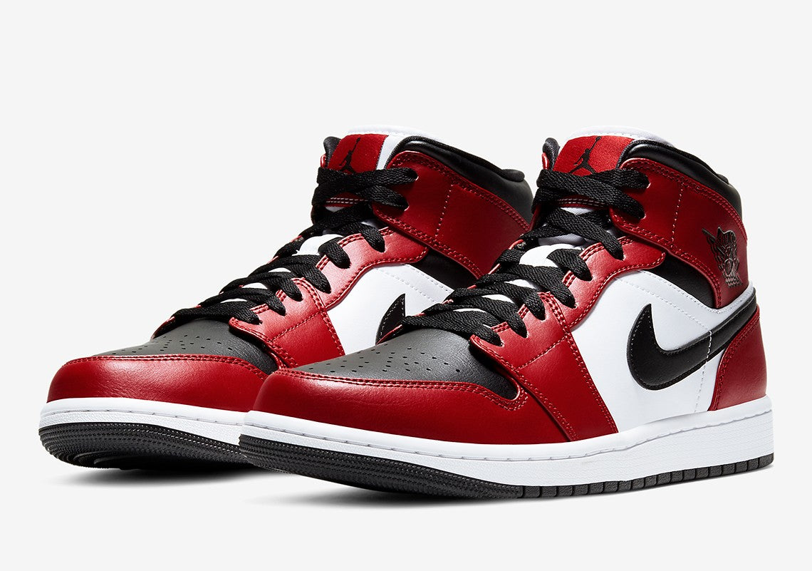 Jordan 1 Mid "Chicago Black Toe"