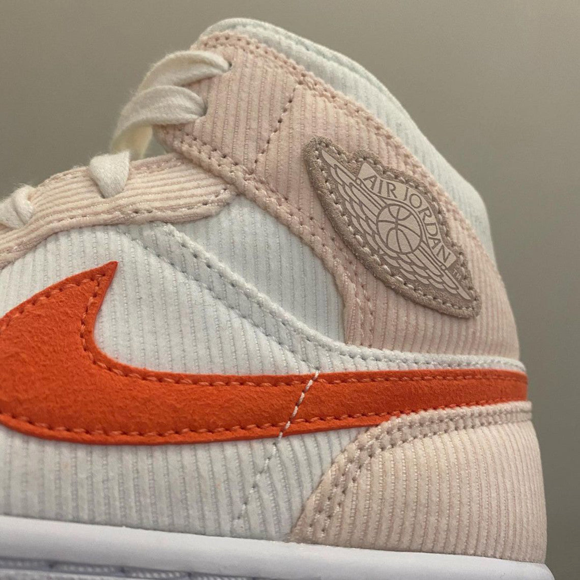 Jordan 1 Mid "Corduroy Sail" (W)