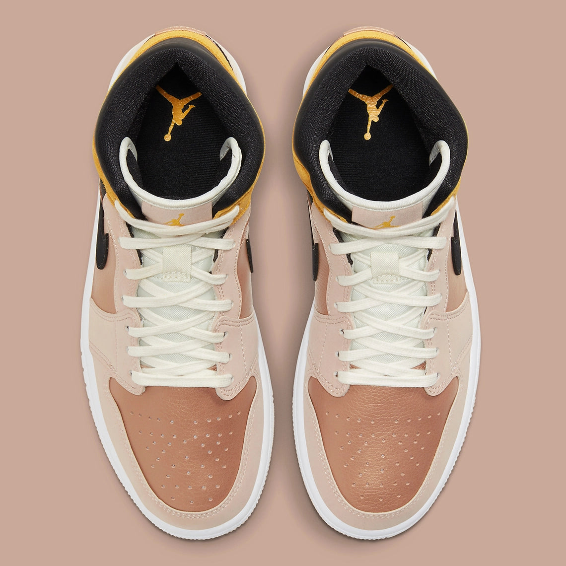 Jordan 1 Mid "Particle Beige" (W)