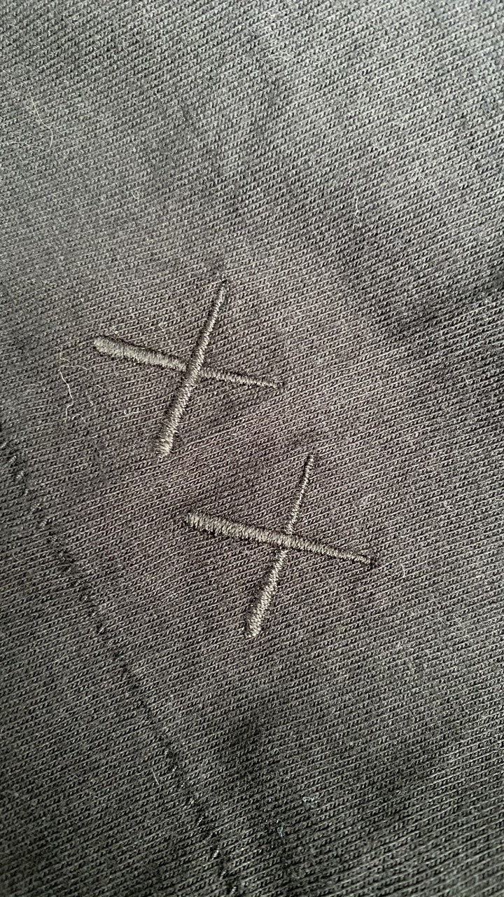 Playera KAWS X Uniqlo Grafitti