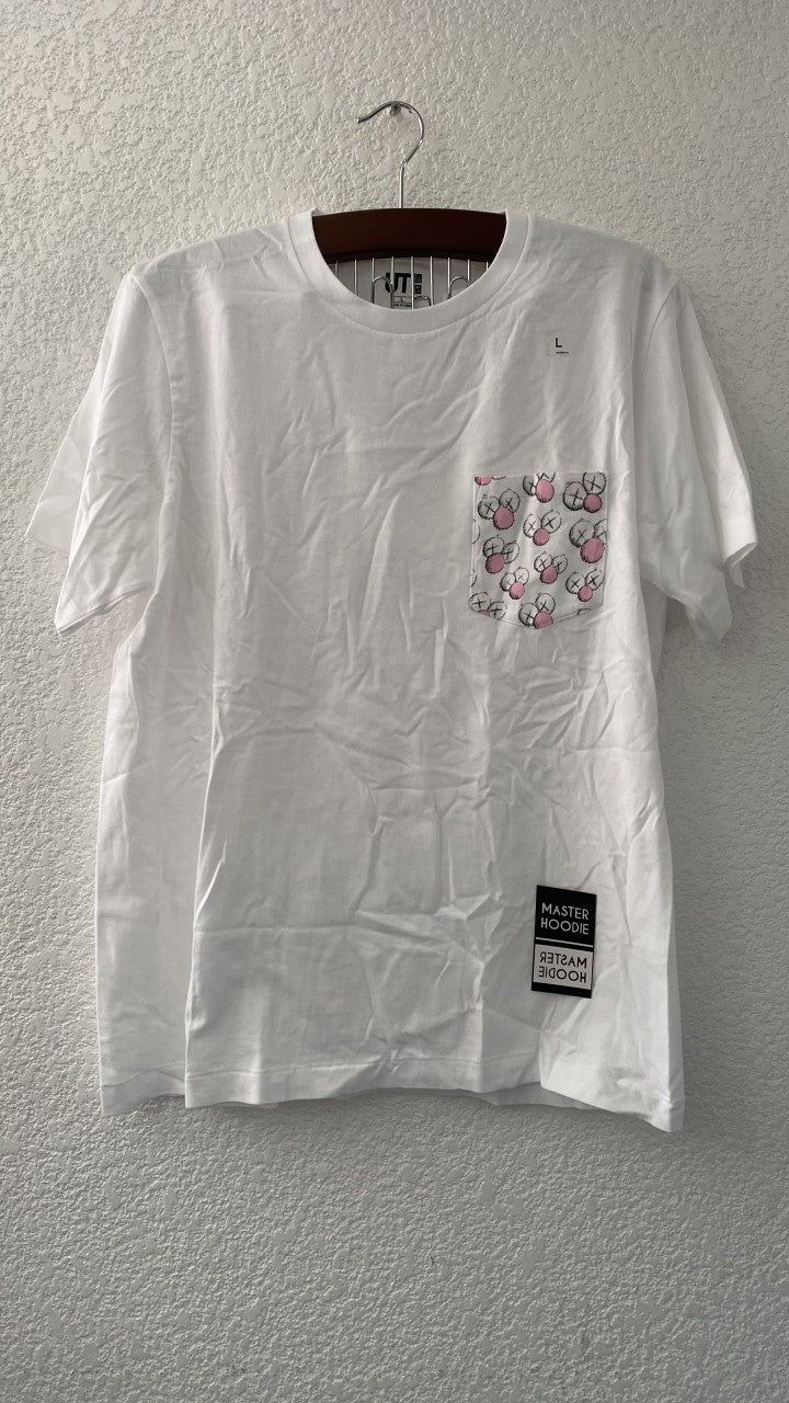 Playera KAWS X Uniqlo BFF Pocket Tee