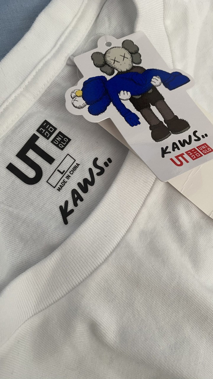 Playera KAWS X Uniqlo BFF Pocket Tee