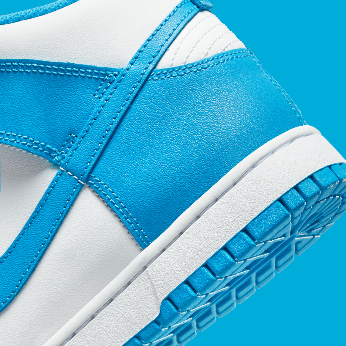 Nike Dunk High "Laser Blue"