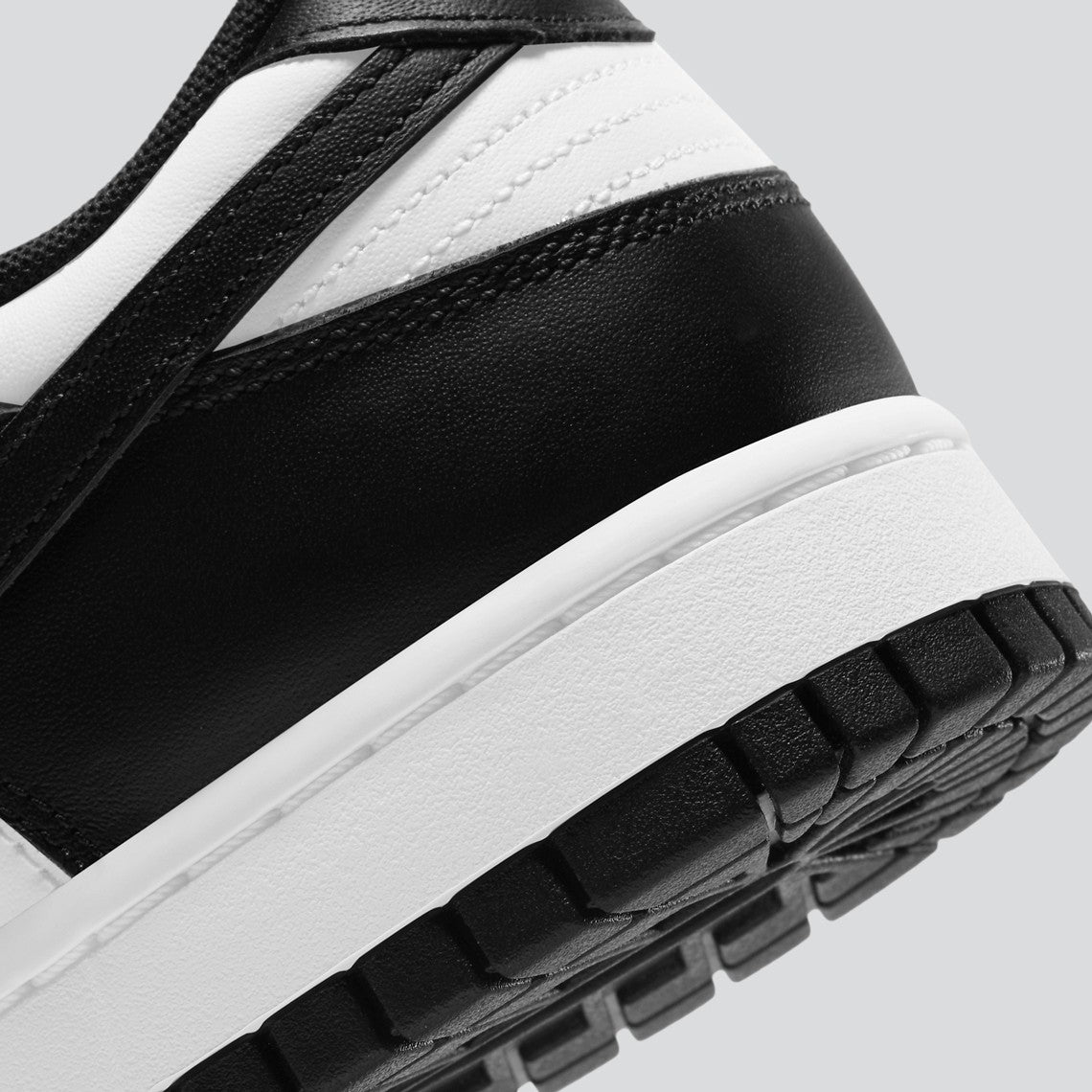 Nike Dunk Low "Black & White"