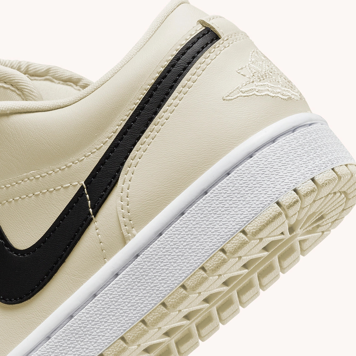 Jordan 1 Low "Coconut Milk" (W)