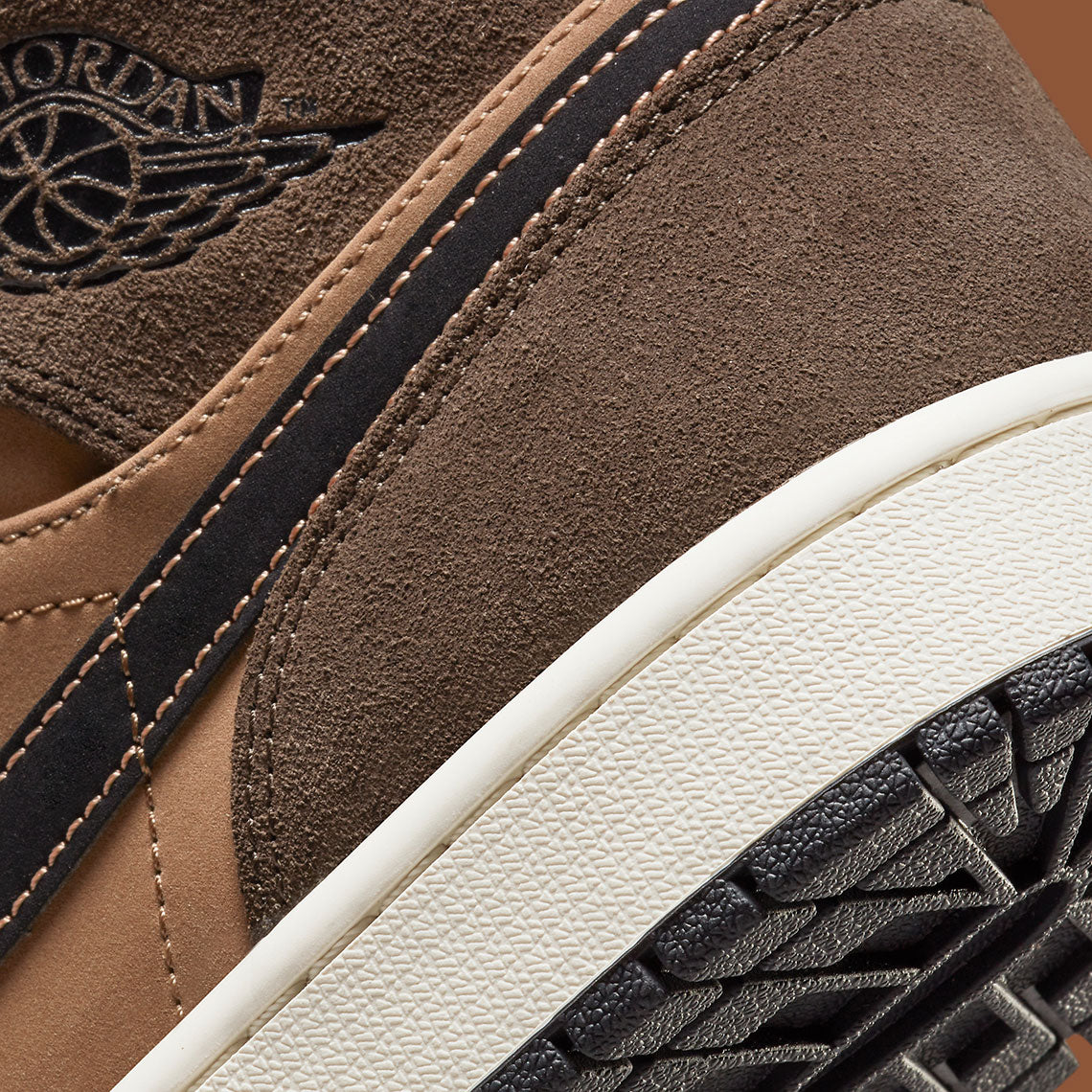 Jordan 1 Mid "Dark Chocolate"