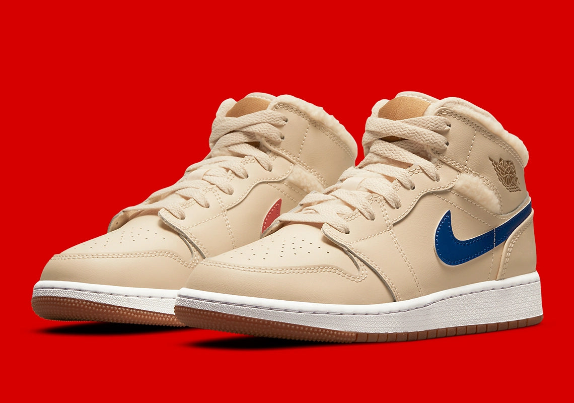 Jordan 1 Mid "Fleece Pearl White"