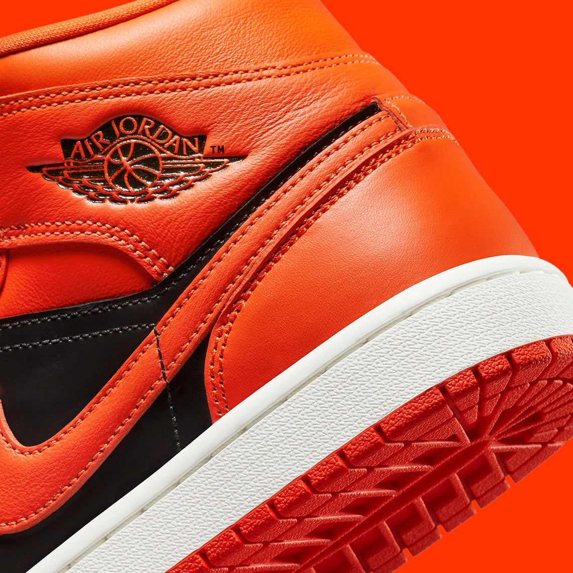 Jordan 1 Mid "Orange Black" (W)
