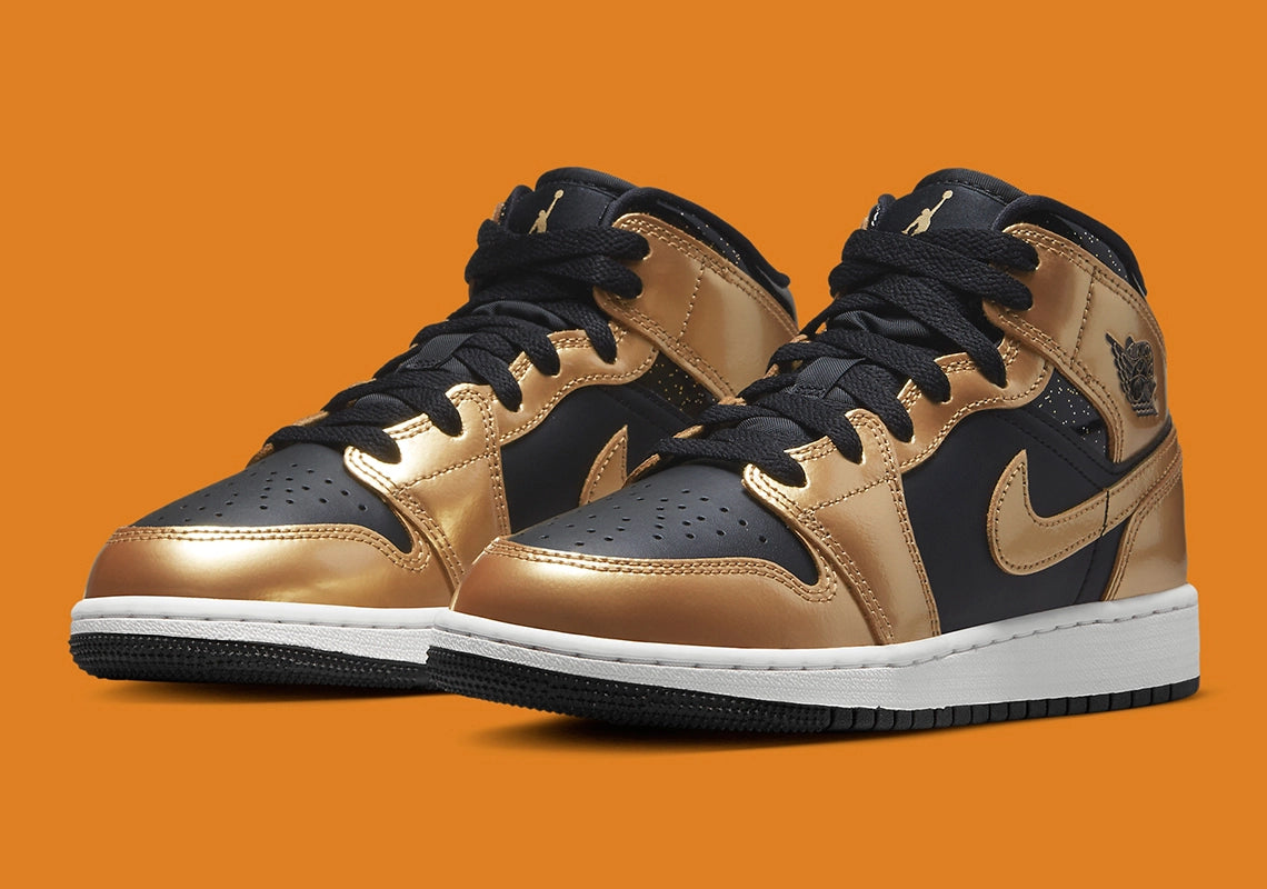 Jordan 1 Mid "Metallic Gold Black"