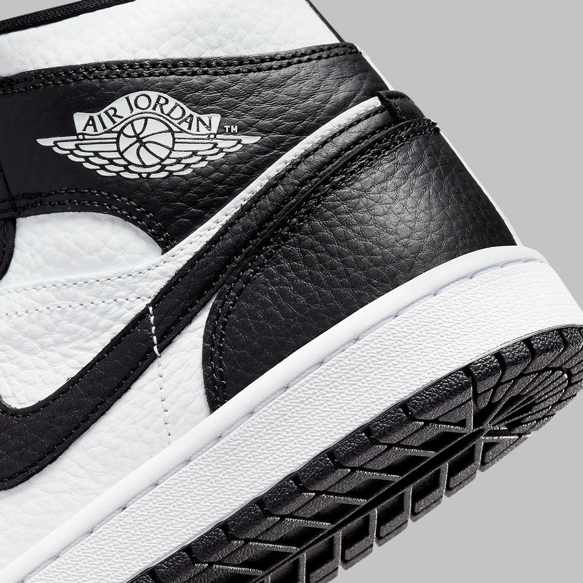 Jordan 1 Mid "Split Black White" (W)