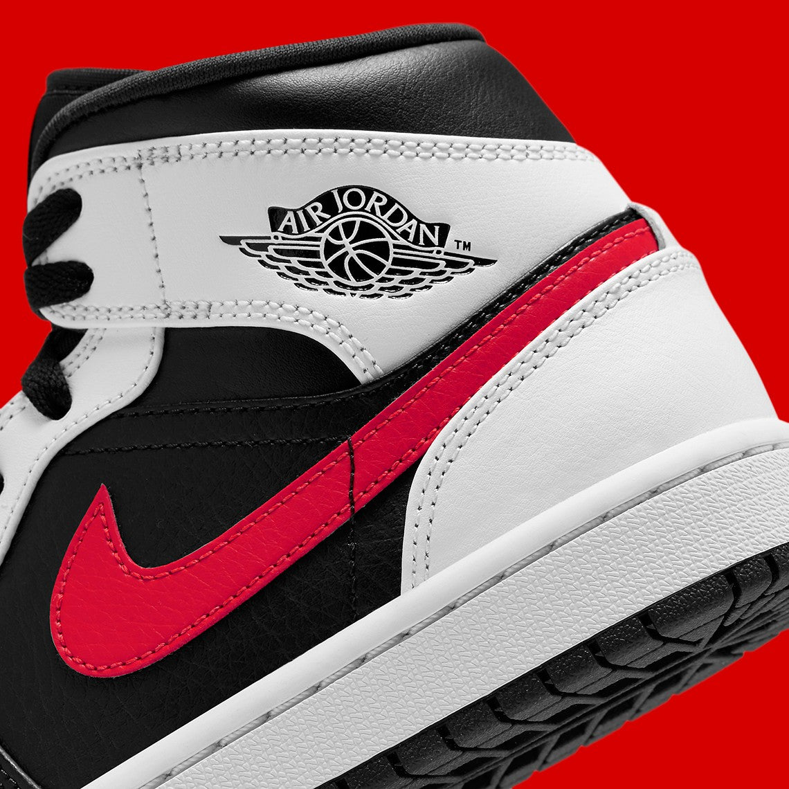 Jordan 1 Mid "Chile Red-White"