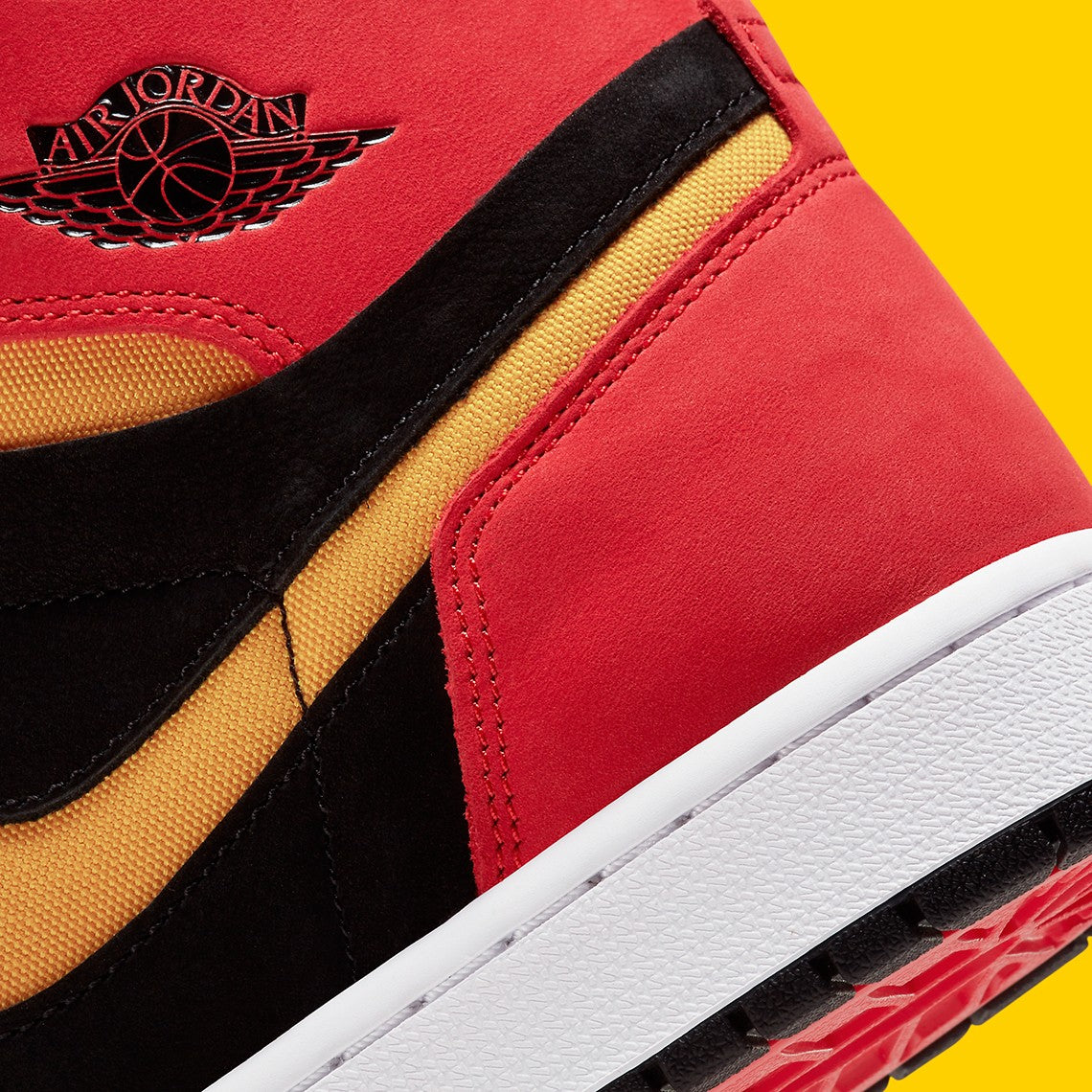 Jordan 1 High Zoom CMFT "Black Chile Red"