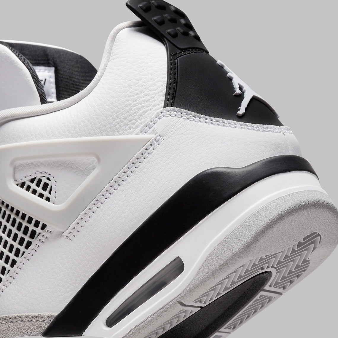 Jordan 4 Retro "Military Black"