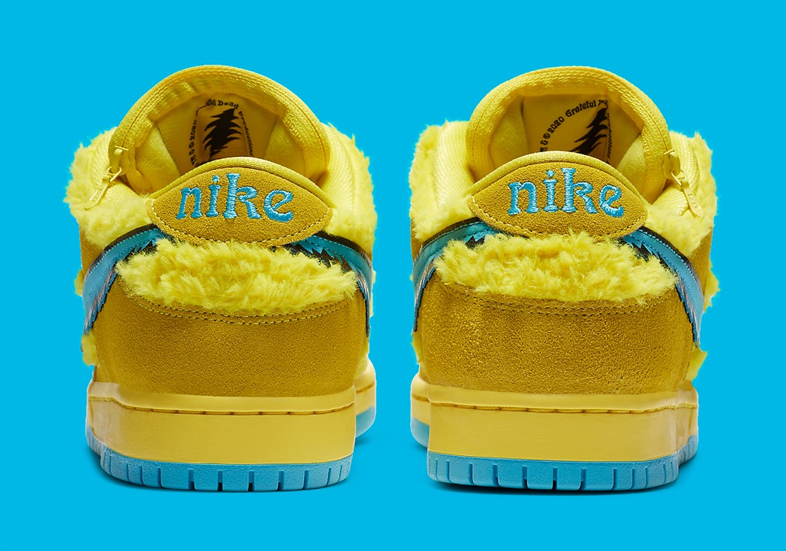 Nike SB Dunk Low "Grateful Dead"