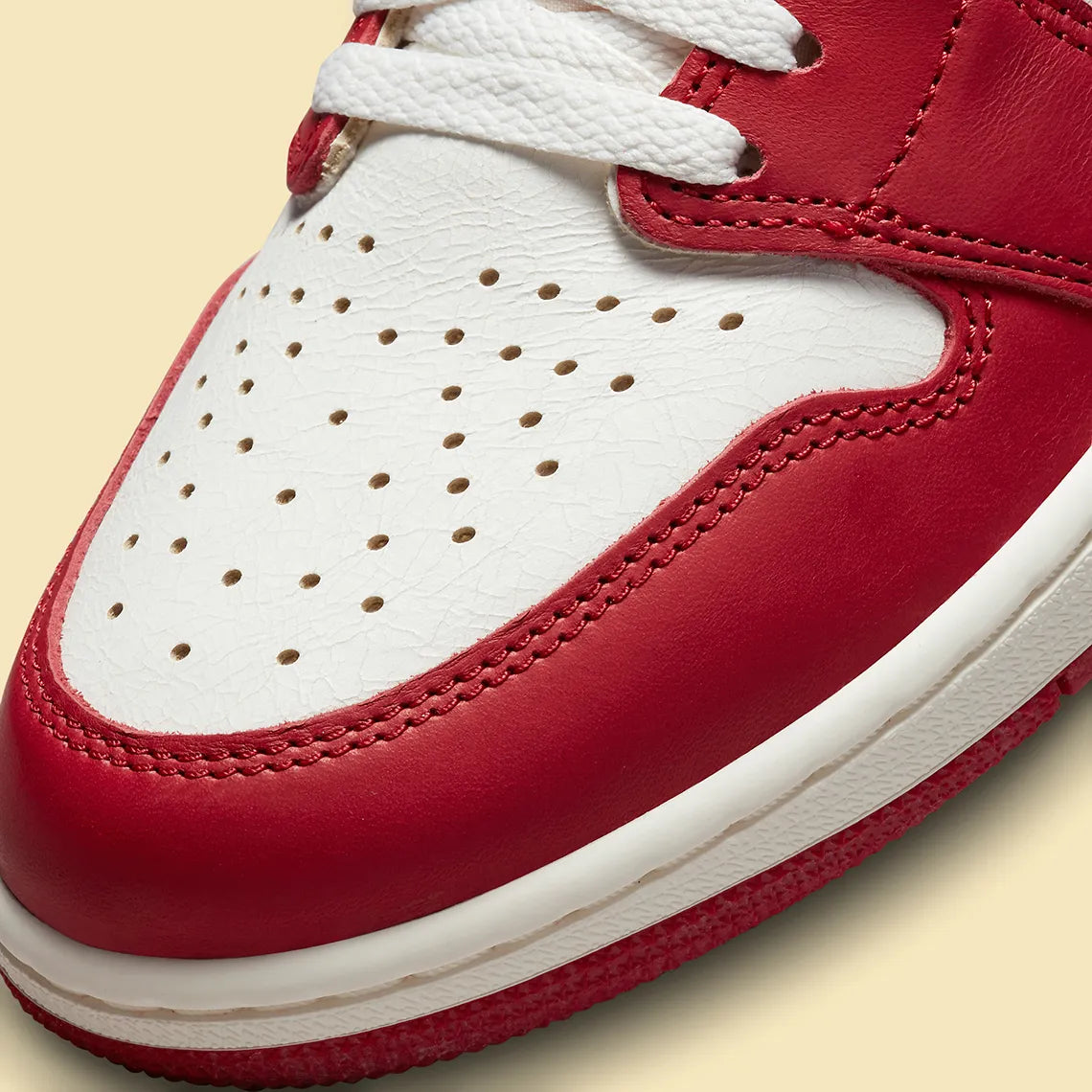 Jordan 1 High "Lost & Found"