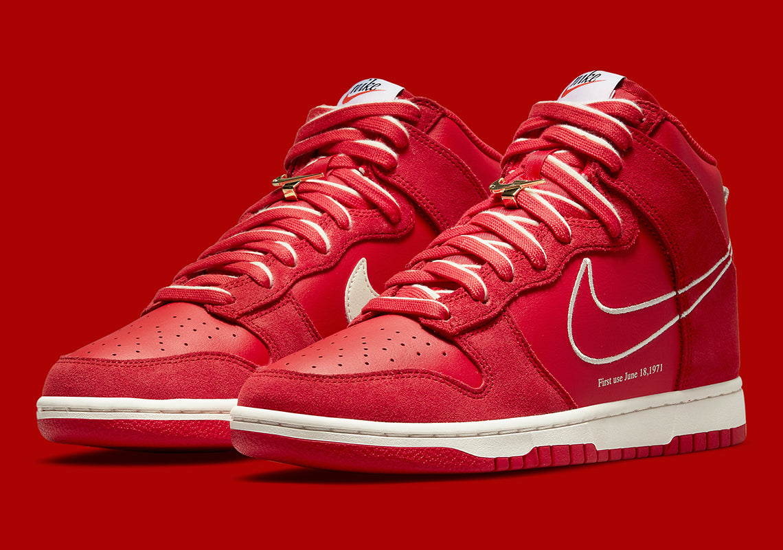 Nike Dunk High "First Use Red"
