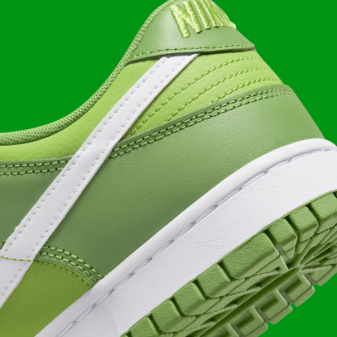 Nike Dunk Low "Chlorophyll"