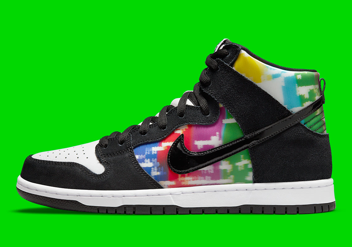 Nike SB Dunk High "TV Signal"
