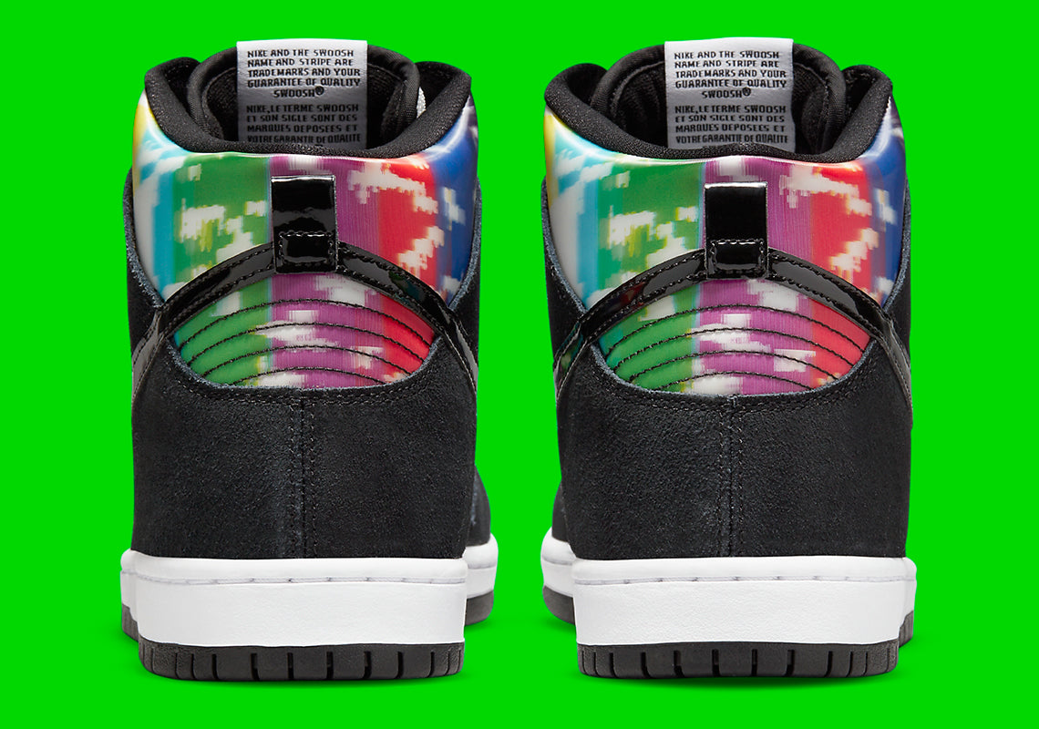 Nike SB Dunk High "TV Signal"