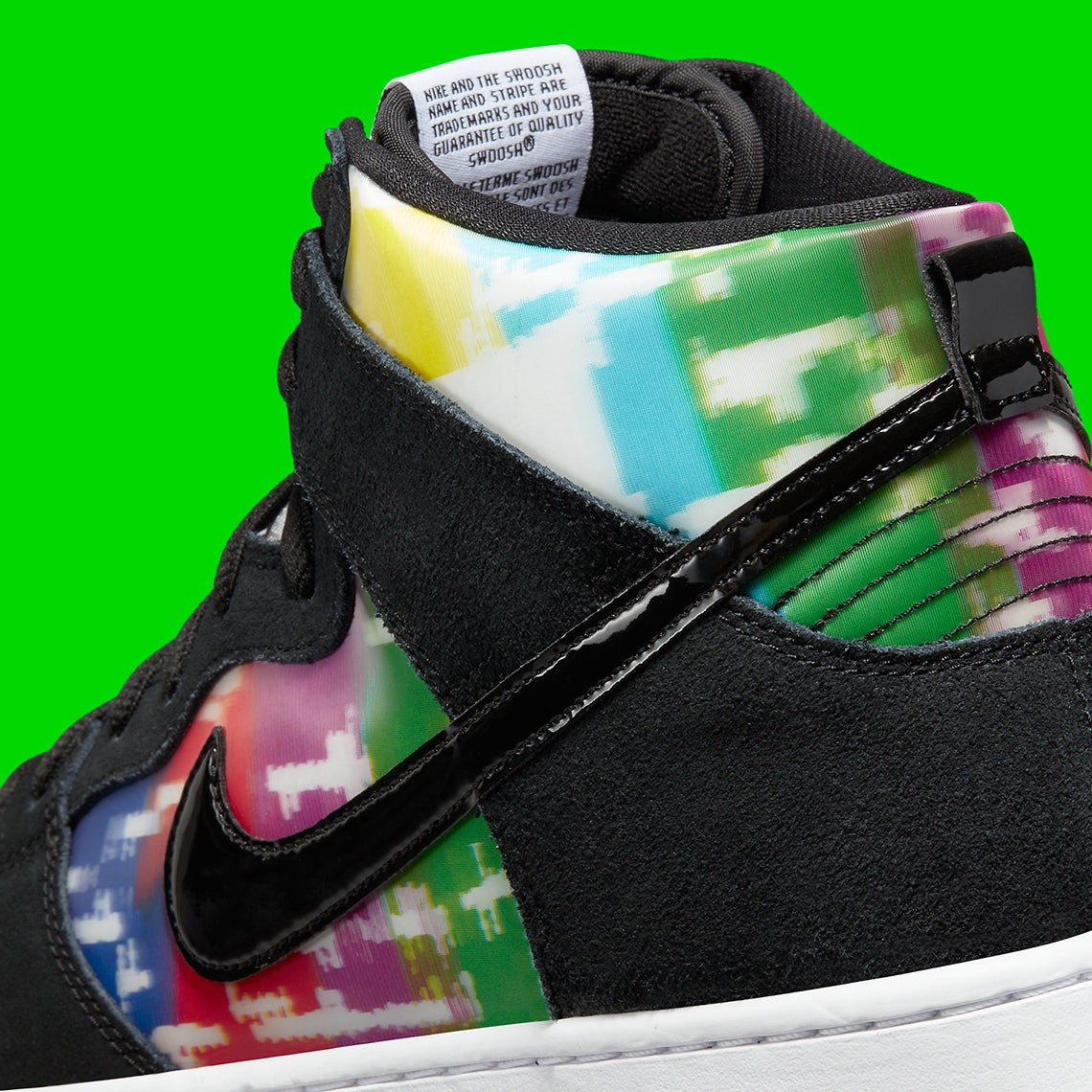 Nike SB Dunk High "TV Signal"