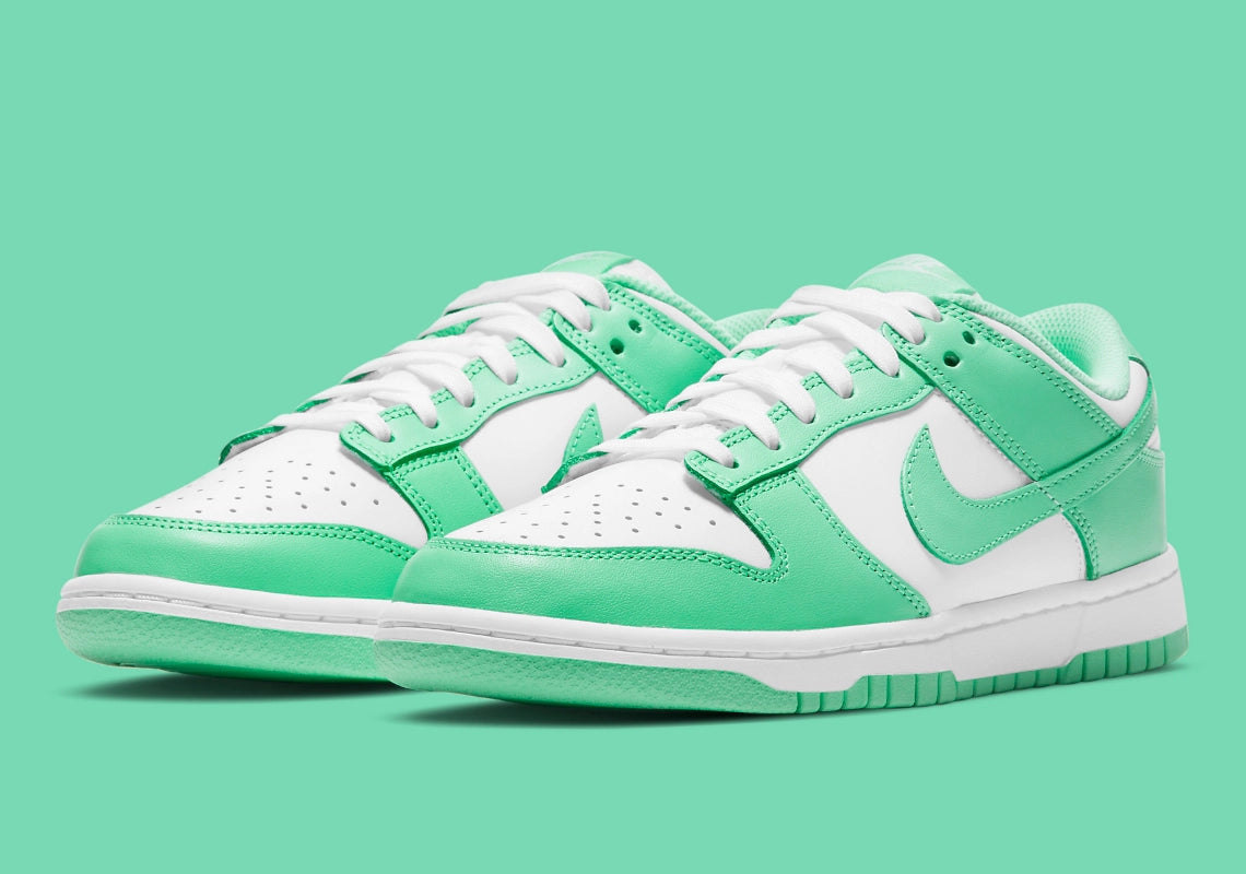 Nike dunk Low "Green Glow" (W)